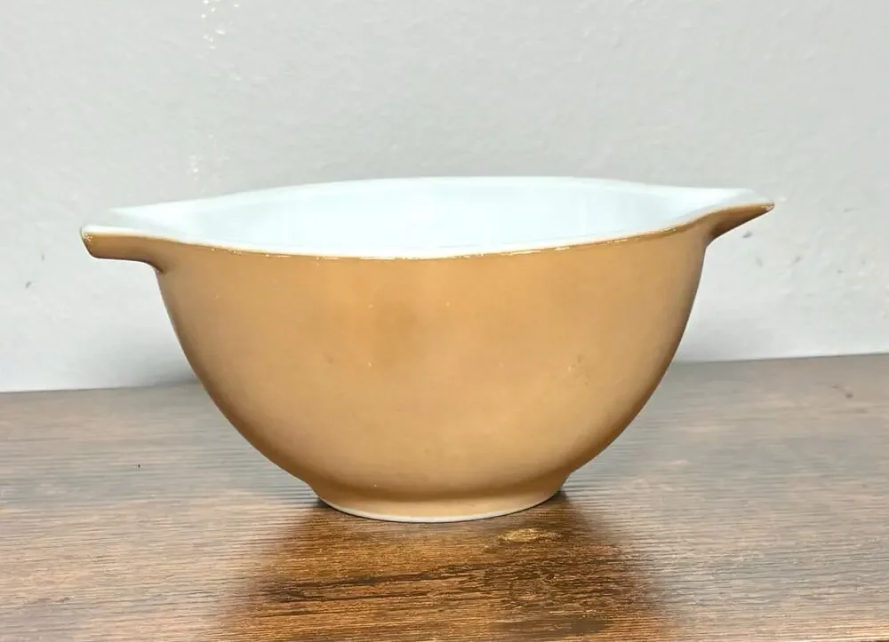 Vintage PYREX #441 Brown Mixing Bowl 1-1/2 PT Made in USA